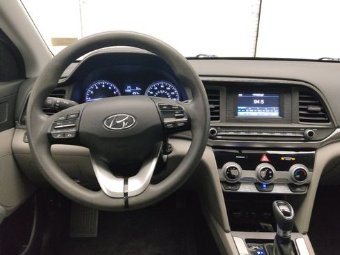 Used 2019 Hyundai Elantra SE image 22