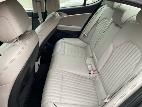 Used 2020 Genesis G70 2.0T w/ Elite Package image 8