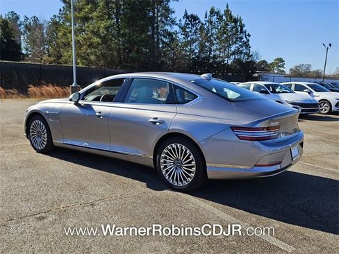 Used 2024 Genesis G80 image 9