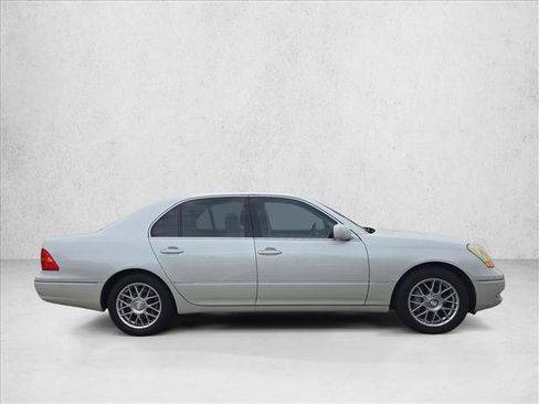 Used 2001 Lexus LS 430 RWD image 4