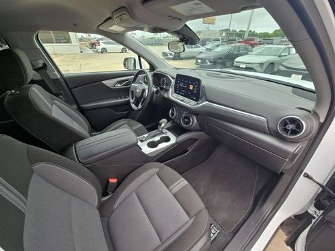 Used 2025 Chevrolet Blazer LT AWD/4WD image 31