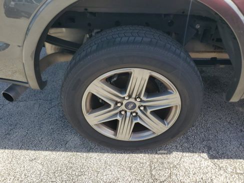 Used 2019 Ford F150 XLT w/ Equipment Group 302A Luxury AWD/4WD image 9