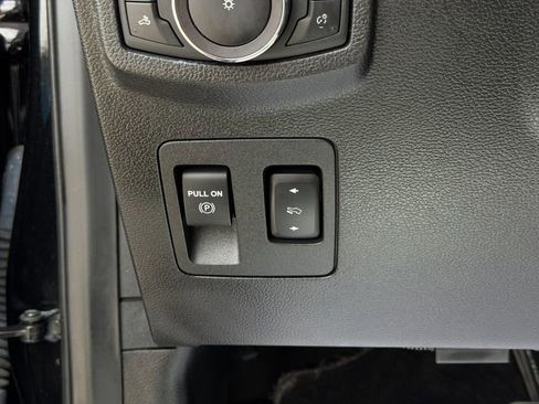 Used 2019 Ford F150 Lariat w/ Equipment Group 502A Luxury AWD/4WD image 45