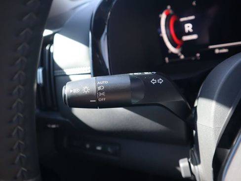 New 2026 Nissan Pathfinder Platinum image 25