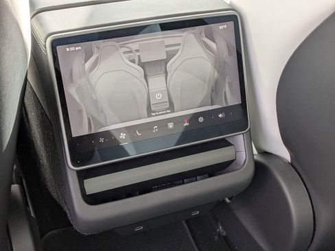 Used 2024 Tesla Model 3 Performance image 15