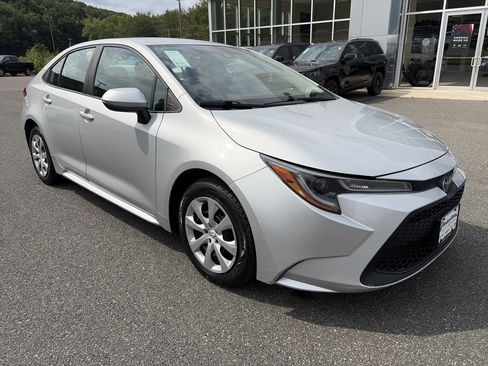Used 2022 Toyota Corolla LE FWD image 7
