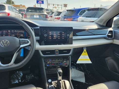 New 2025 Volkswagen Taos SEL image 18