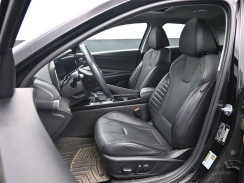 Used 2023 Hyundai Elantra Limited w/ Cargo Package image 25