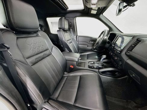 Used 2022 Nissan Frontier PRO-4X AWD/4WD image 34