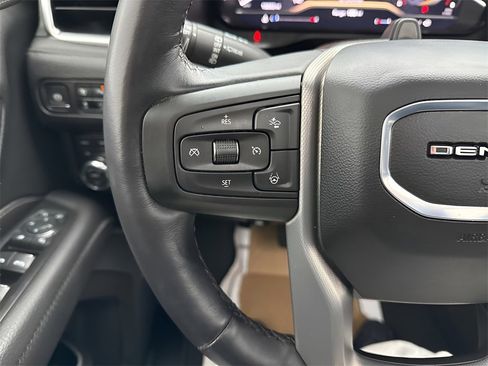 Used 2024 GMC Yukon Denali image 31