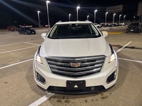 Used 2019 Cadillac XT5 Luxury image 2