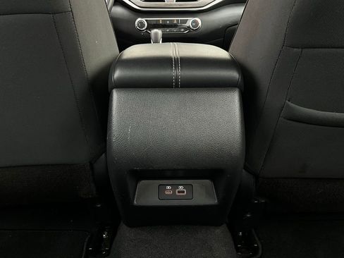 Used 2025 Nissan Altima 2.5 SV image 13