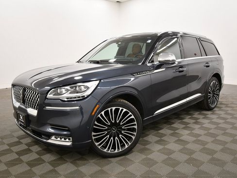 Used 2022 Lincoln Aviator Black Label w/ Dynamic Handling Package image 2