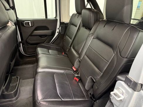 Used 2023 Jeep Wrangler Unlimited Sahara AWD/4WD image 21