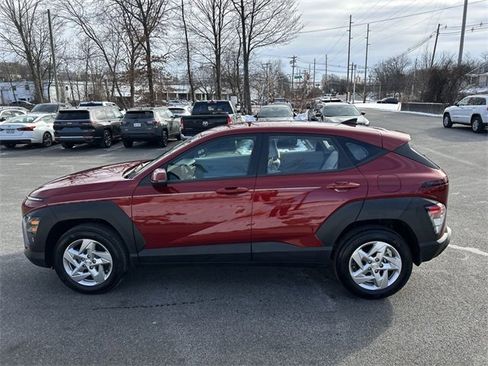 Used 2024 Hyundai Kona SE image 5