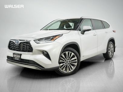 Used 2024 Toyota Highlander Platinum