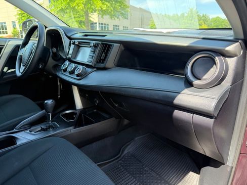 Used 2018 Toyota RAV4 LE w/ All Weather Liner Package FWD image 24