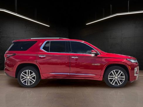 Used 2023 Chevrolet Traverse High Country FWD image 8
