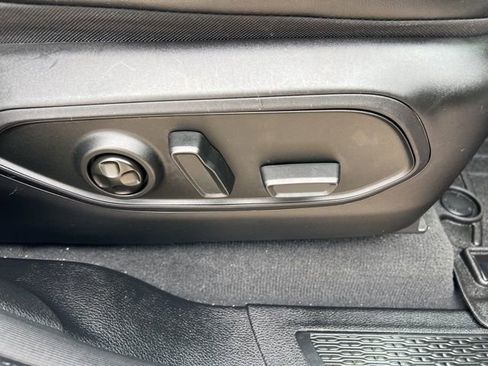 Used 2022 Jeep Grand Cherokee L Limited image 17