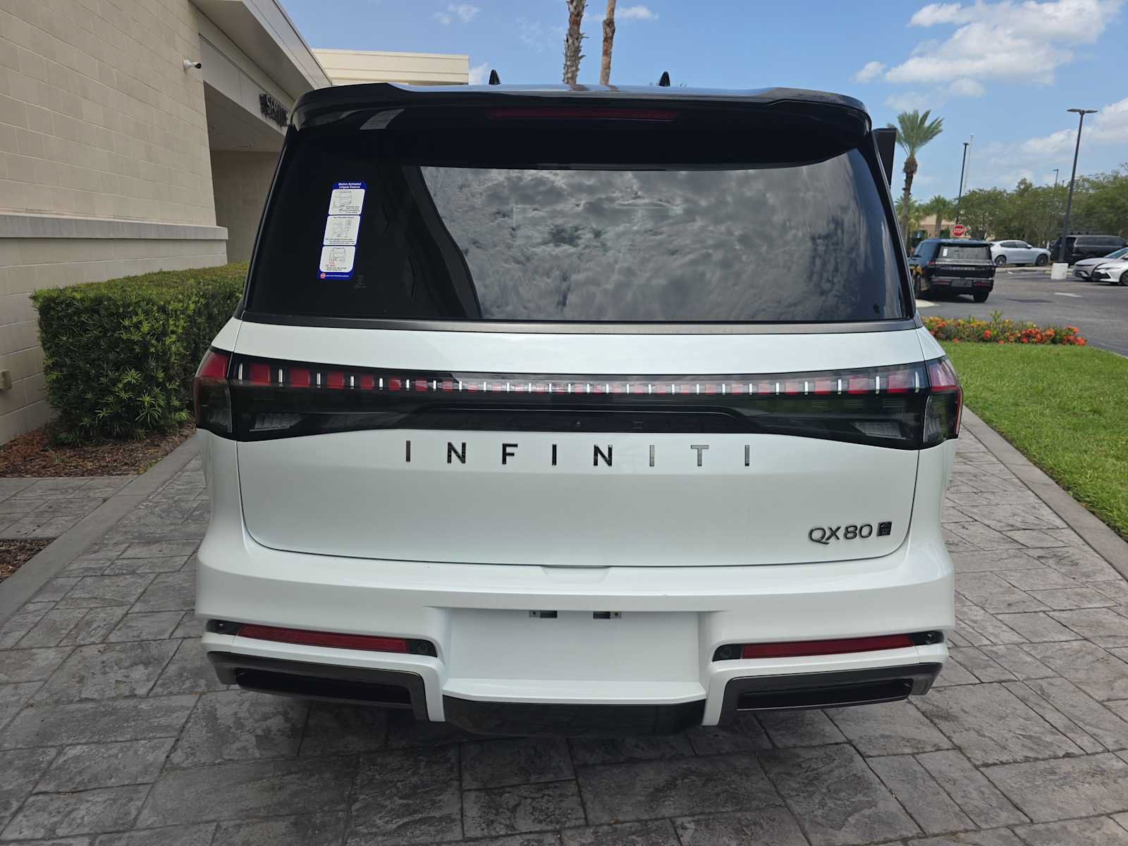 New 2027 INFINITI QX80 Autograph w/ Premium Cargo Package AWD/4WD image 5