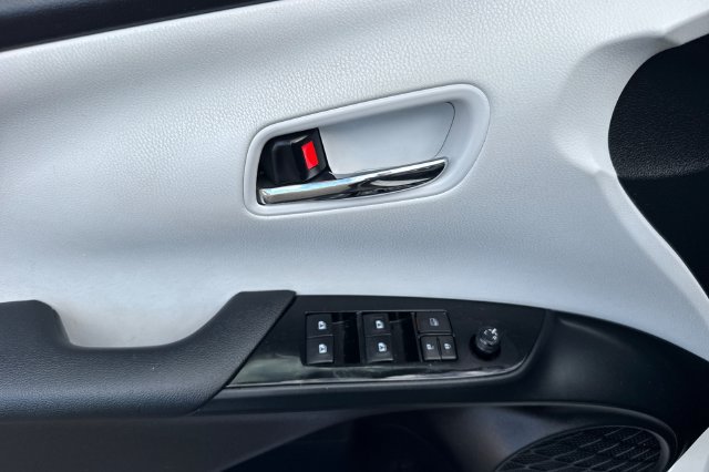 Used 2018 Toyota Prius Three FWD image 11