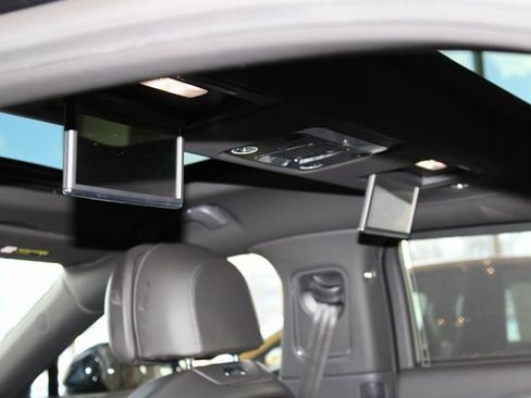 Used 2022 Bentley Flying Spur V8 image 20