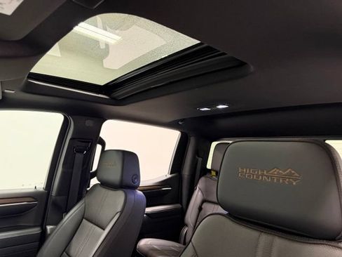 Certified 2024 Chevrolet Silverado 1500 High Country w/ High Country Premium Package AWD/4WD image 18