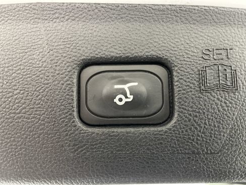 Certified 2024 Ford Edge SEL w/ Convenience Package AWD/4WD image 5