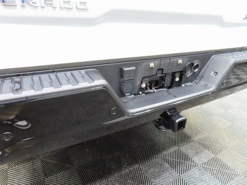 Used 2023 Chevrolet Silverado 1500 ZR2 image 47