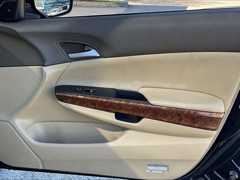 Used 2010 Honda Accord EX-L image 21