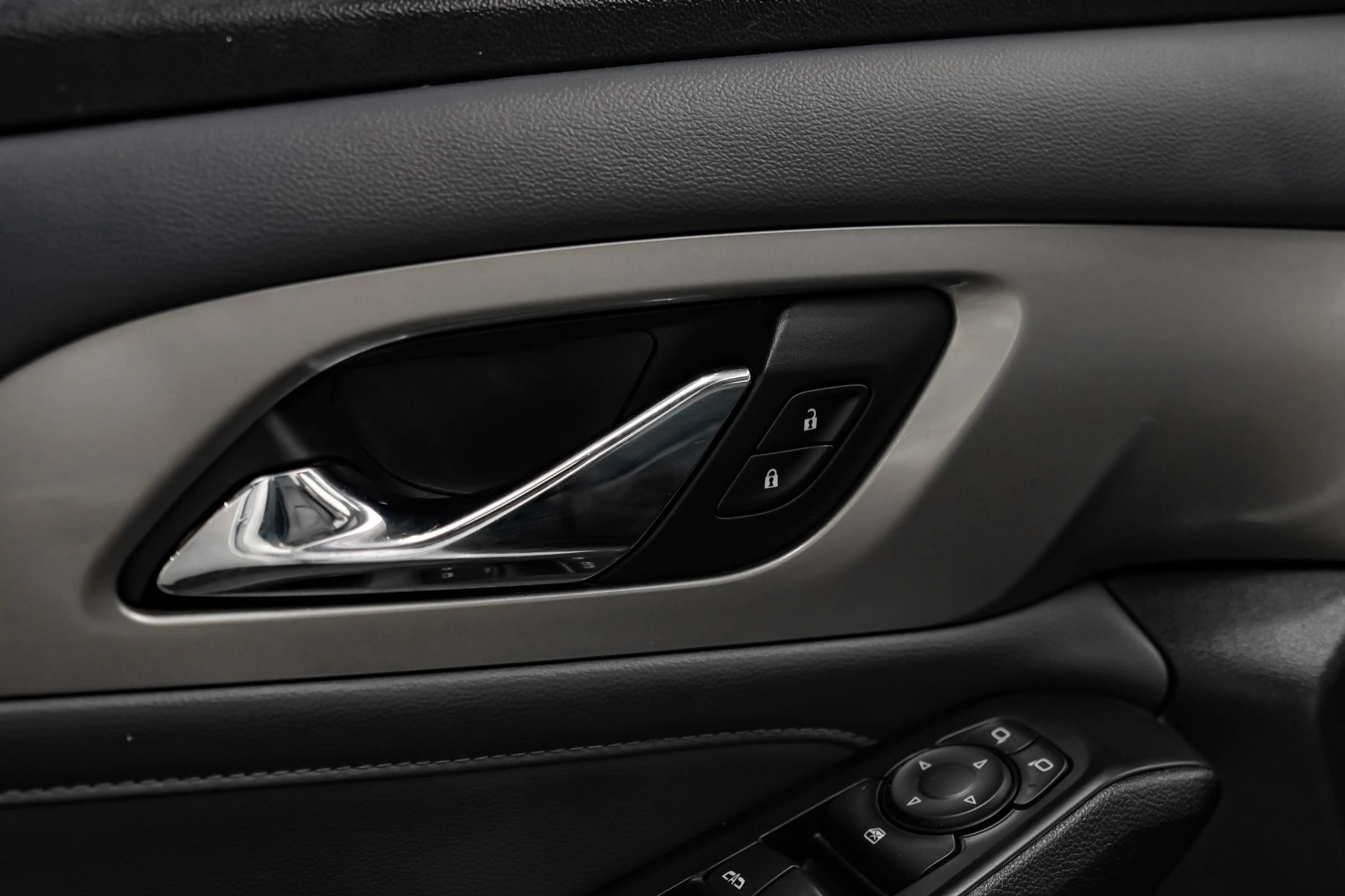 Used 2018 Chevrolet Traverse LT FWD image 58