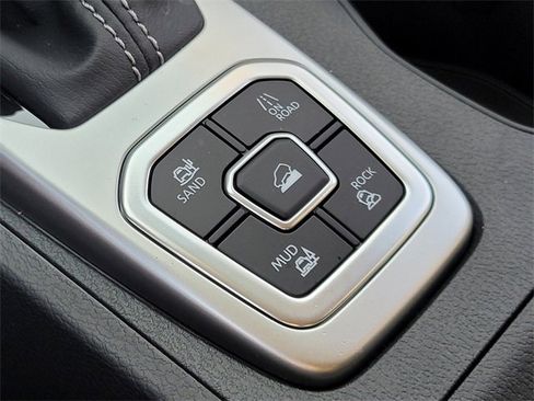 New 2026 Nissan Frontier SV w/ SV Convenience Package image 18