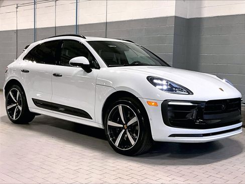 New 2026 Porsche Macan GTS image 7