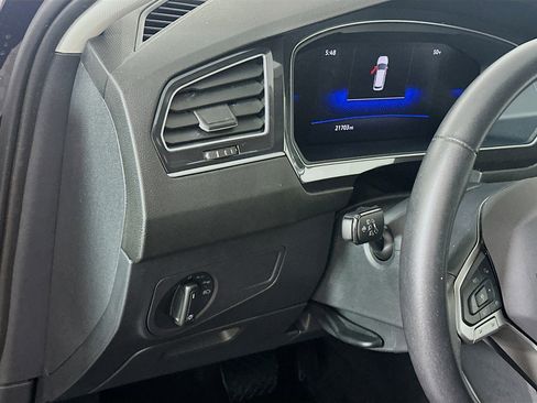 Used 2024 Volkswagen Tiguan S image 17