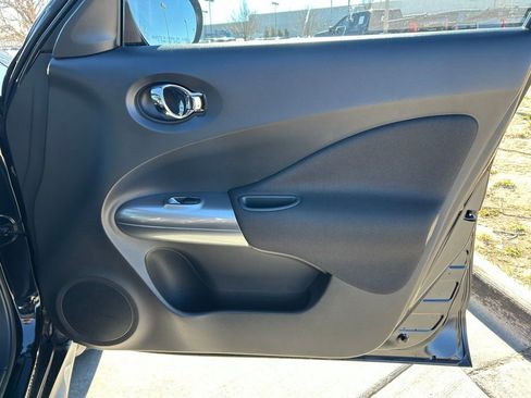 Used 2011 Nissan Juke SL image 29