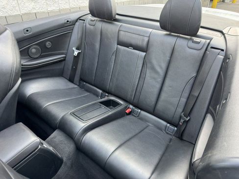 Used 2018 BMW M4 Convertible RWD image 8