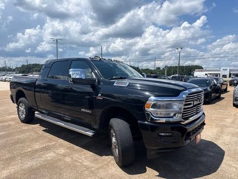 Used 2024 RAM 2500 Laramie w/ Protection Group AWD/4WD image 3