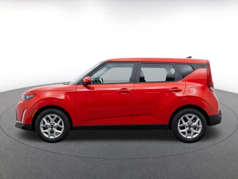 Used 2025 Kia Soul LX w/ LX Technology Package FWD image 3