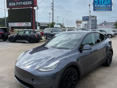 Used 2022 Tesla Model Y Long Range AWD/4WD image 1