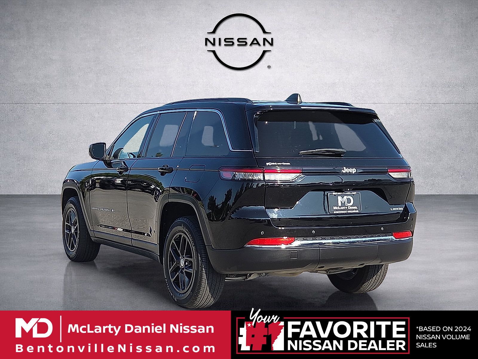 Used 2024 Jeep Grand Cherokee Laredo X RWD image 4