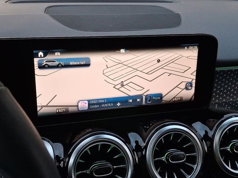 Certified 2025 Mercedes-Benz GLB 250 4MATIC image 18