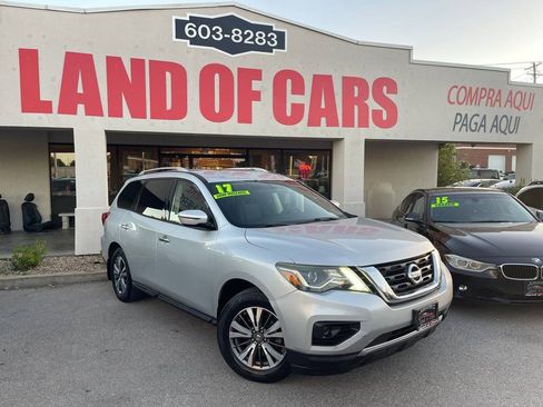 Used 2017 Nissan Pathfinder S image 48