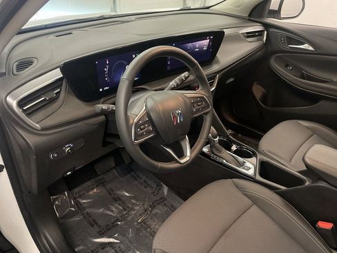 Used 2024 Buick Encore GX Preferred w/ Comfort Package image 4