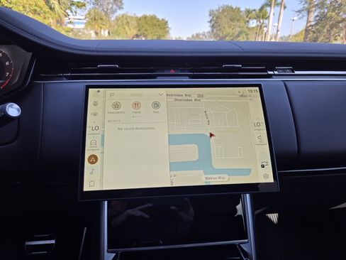 New 2025 Land Rover Range Rover SE image 14