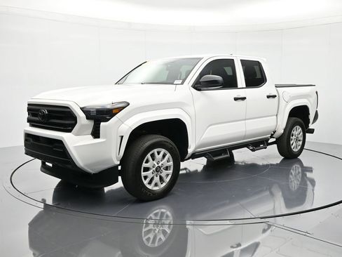Used 2024 Toyota Tacoma SR image 1