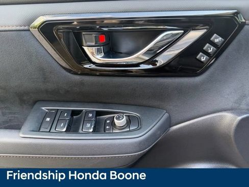 Used 2025 Subaru Forester Touring AWD/4WD image 15