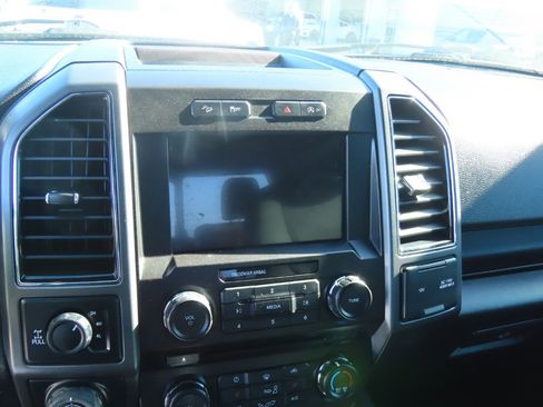 Used 2018 Ford F150 XLT w/ Equipment Group 302A Luxury image 26