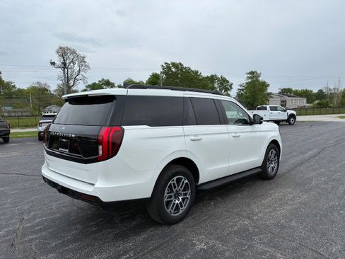 Used 2025 Ford Expedition Active AWD/4WD image 5