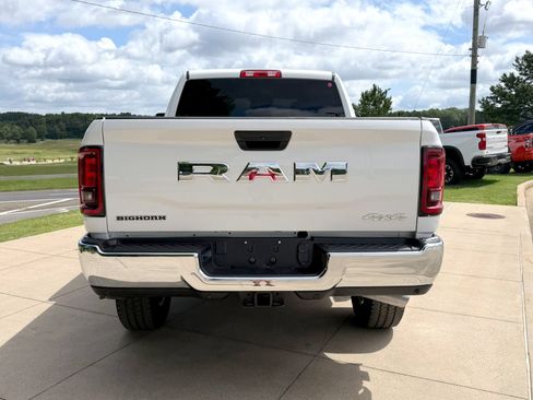 Used 2025 RAM 2500 Big Horn AWD/4WD image 5