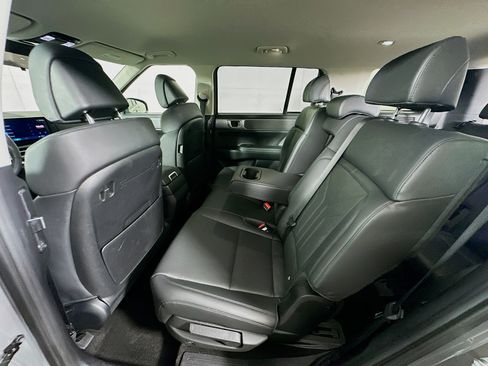Used 2025 Hyundai Santa Fe SEL FWD image 26